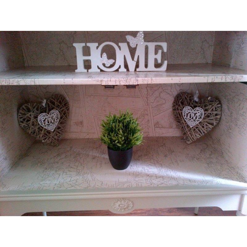 Quality Vintage Unique Chic Cabinet F&B