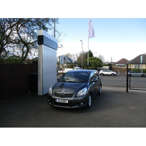 2011 Toyota Verso 2.0D-4D ( 7st )TR(PANROOF,HISTORY,WARRANTY))