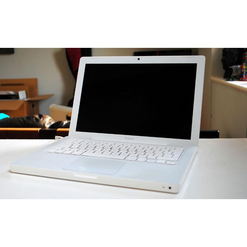 Broken White Macbook 13" 2006 A1181 2GB RAM Spares