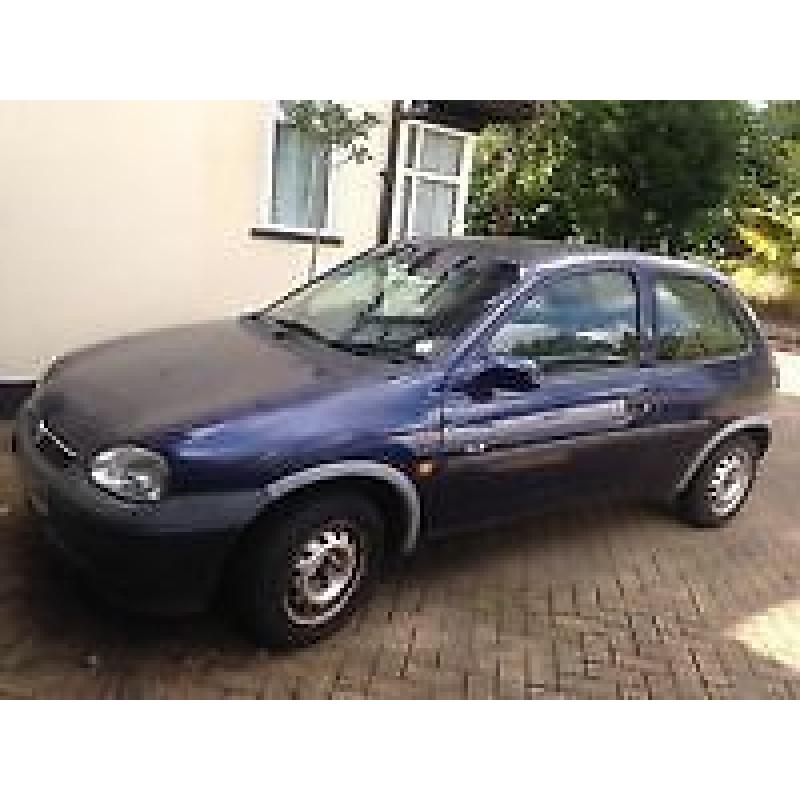 Lightly used, SORN, Good condition 2000 Corsa car