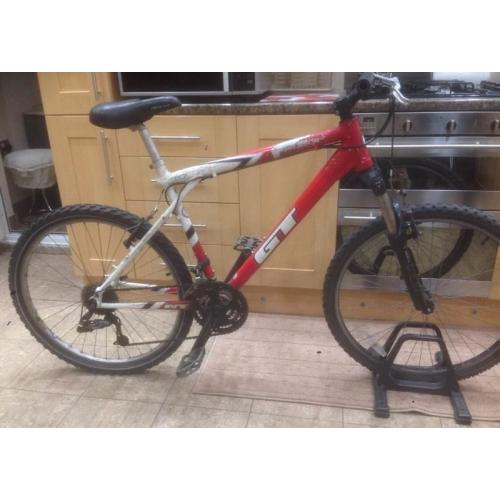 GT aggressor 2 Mountain Bike. Large Frame Size, 26" Wheels Lightweight