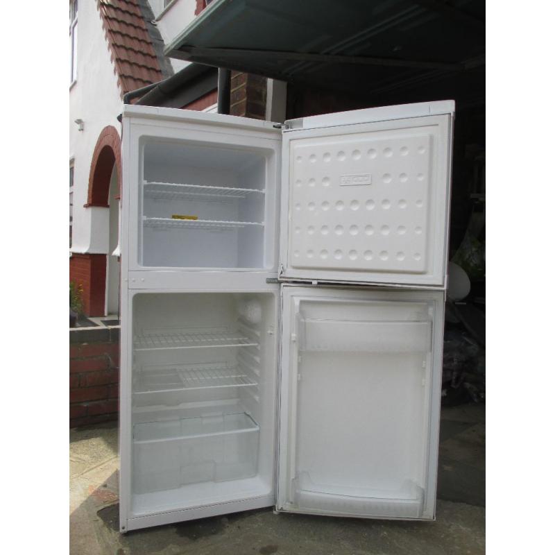 FRIDGE FREEZER