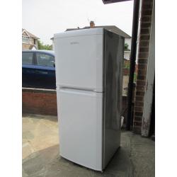 FRIDGE FREEZER