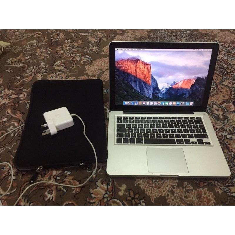MacBook Pro 13-inch 4gb ram core i5 2.5ghz 500gb Sata 2012