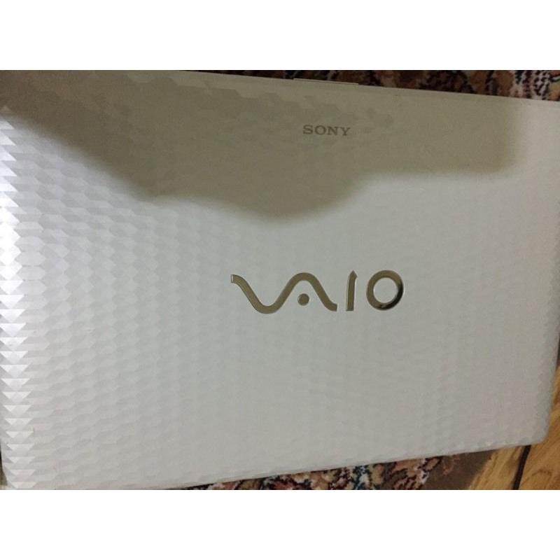 Sony Vaio Pcg-71911m 4gb ram 320gb hard core i3 with charger