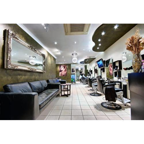 Hair Stylist / /hairdresser/junior stylist / apprentice
