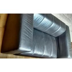 Leather settee, 2 seated S18