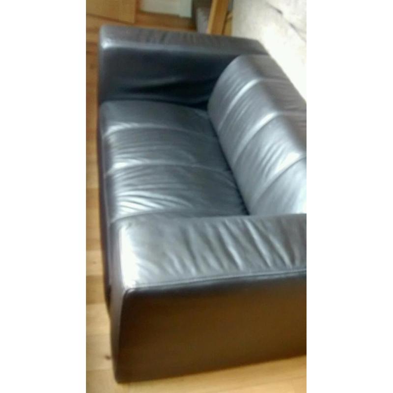 Leather settee, 2 seated S18