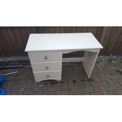 Dressing table / desk