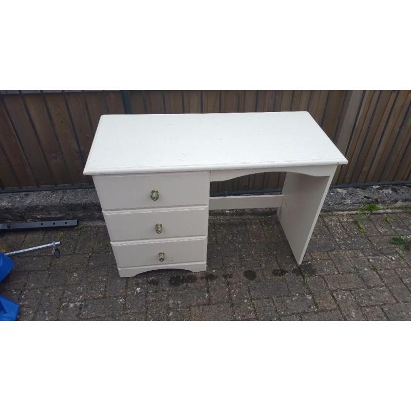 Dressing table / desk