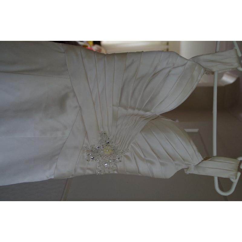 Confetti & Lace Ivory Wedding Dress