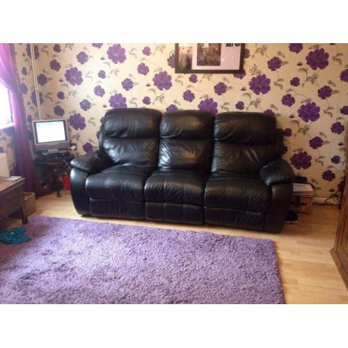 Black leather sofa's 3 and 2 seater