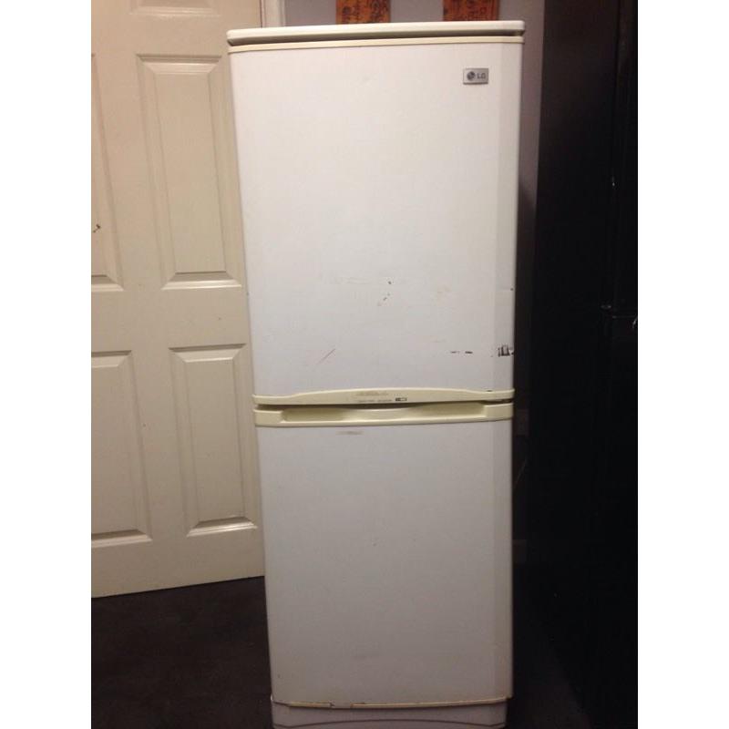 Lg fridge freezer frost free