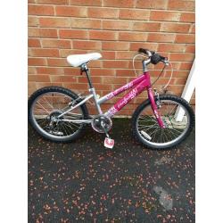 20" Girls Pink bike with gears & matching helmet