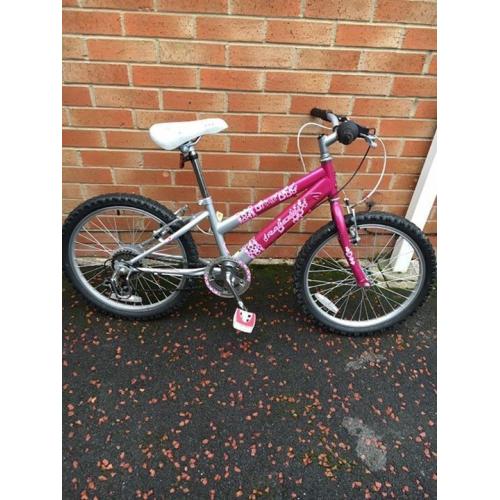 20" Girls Pink bike with gears & matching helmet