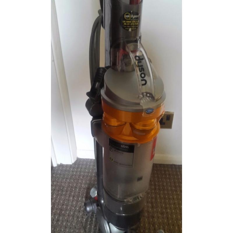 DYSON DC 18 HOOVER