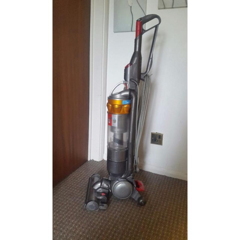 DYSON DC 18 HOOVER
