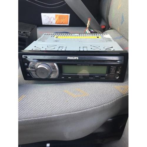 Philips CD /USB / iPod car stereo