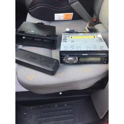 Philips CD /USB / iPod car stereo