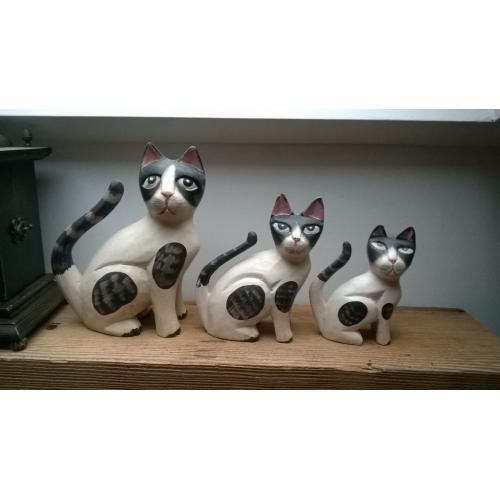 set of three wooden cats