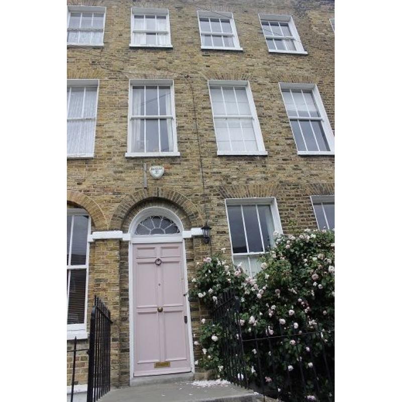 Single room to let ASAP