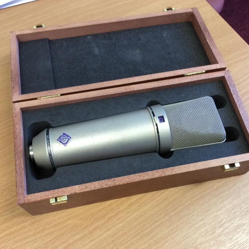 Neumann U87ai Consender mic - Grey Nickel Version of u87 Classic- Brilliant Mic with Wooden Case