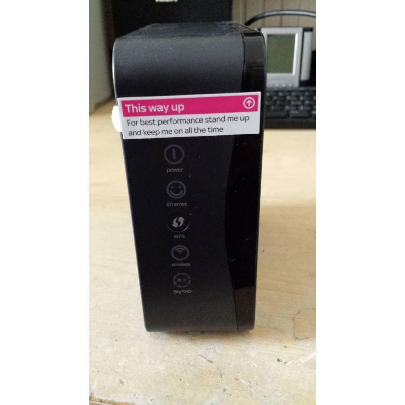 SKY HUB - Fibre Optic Broadband Router- Latest from SKY
