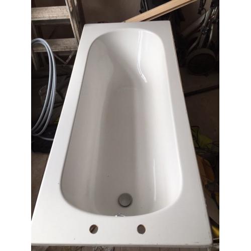 Used white acrylic bath