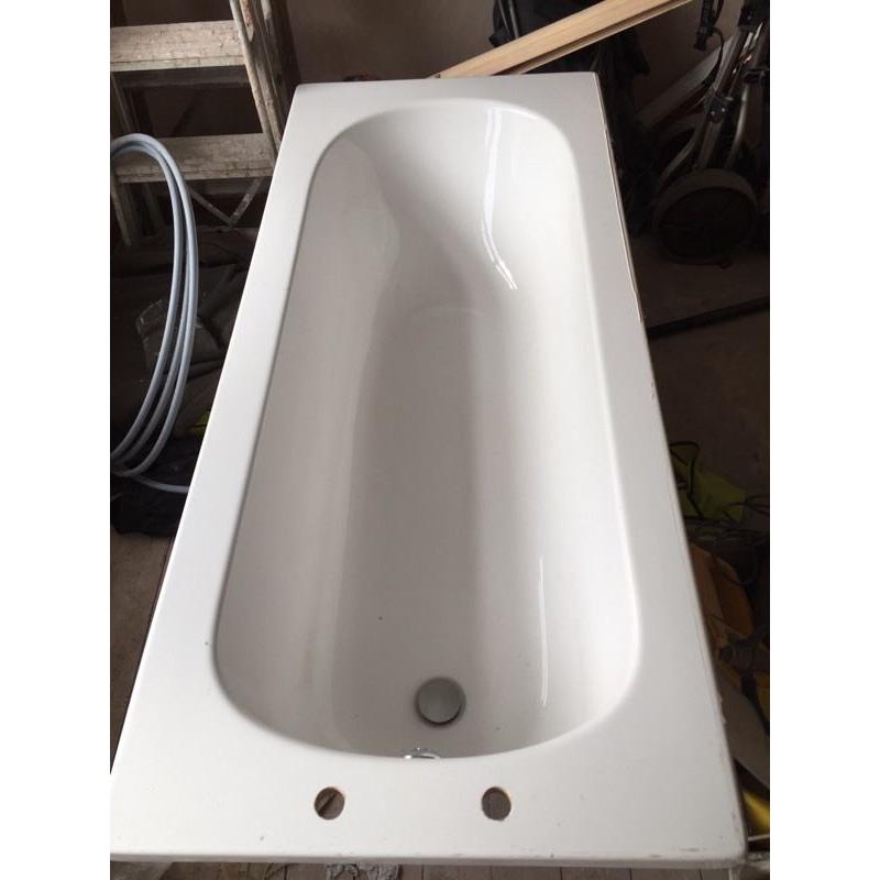 Used white acrylic bath