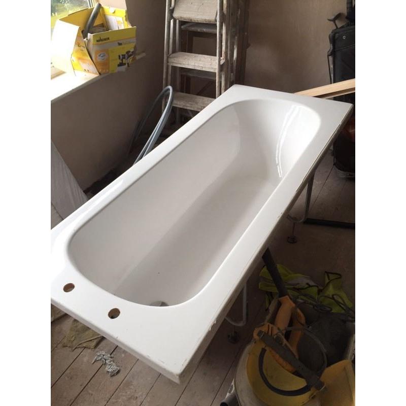 Used white acrylic bath