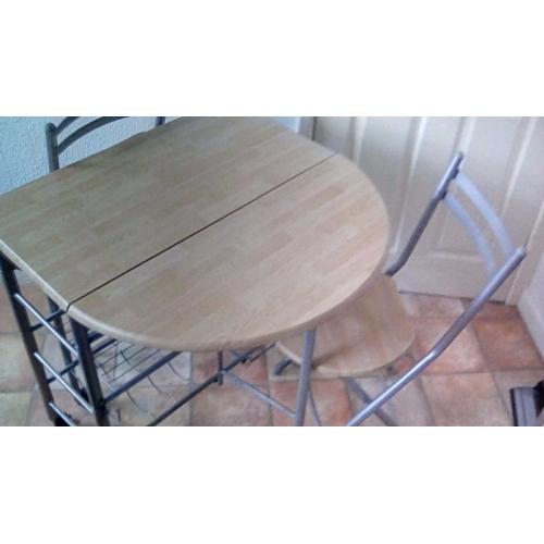 Folding table and 2 chajrs