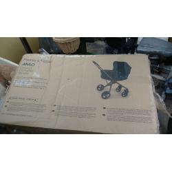 Mamas & Papas Mylo carrycot in black jack