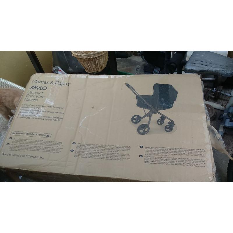 Mamas & Papas Mylo carrycot in black jack
