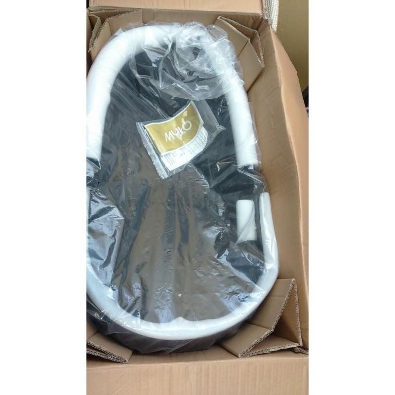 Mamas & Papas Mylo carrycot in black jack