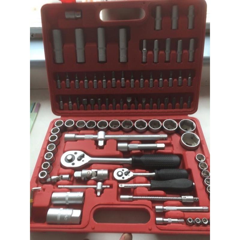 ***BRAND NEW***Professional 94 piece socket set