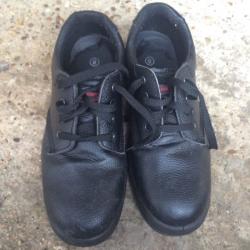 Safety shoes size 8