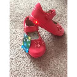 Clarkes girls light up shoes **brand new with tags** size 4.5 f
