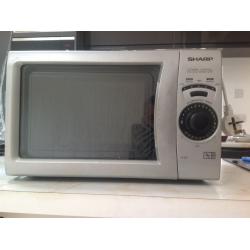 MicroWave sharp 900 watt good working order. Free to good home.