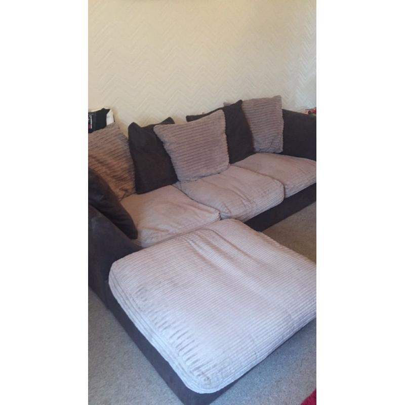 Brown corner sofa. £35 if gone today!!
