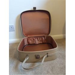 1980's vintage vanity case / wedding party post box