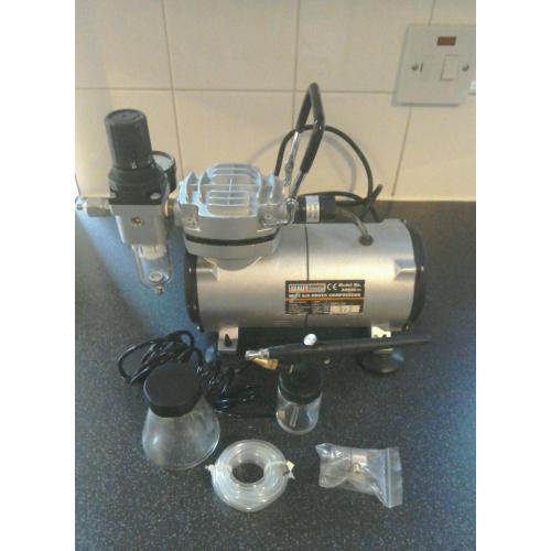 Compressor and air brush