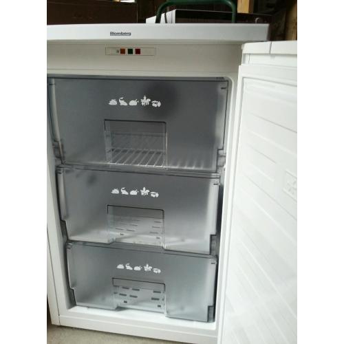 Blomberg under counter Freezer VGC