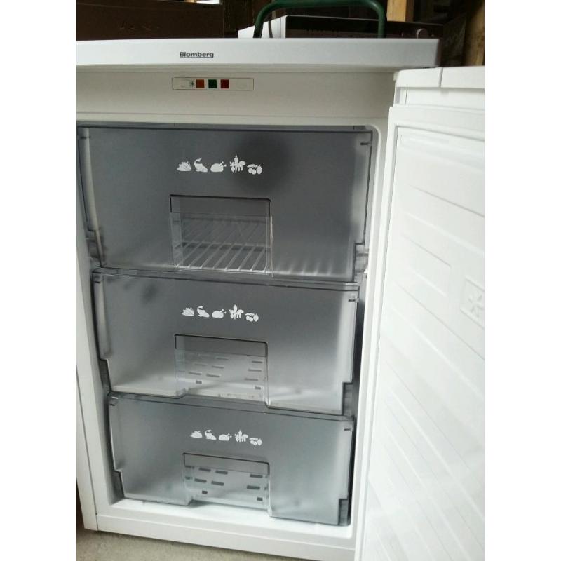Blomberg under counter Freezer VGC