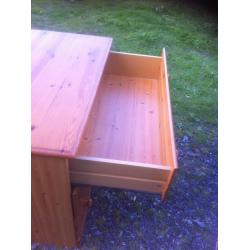 Pine chest of drawers