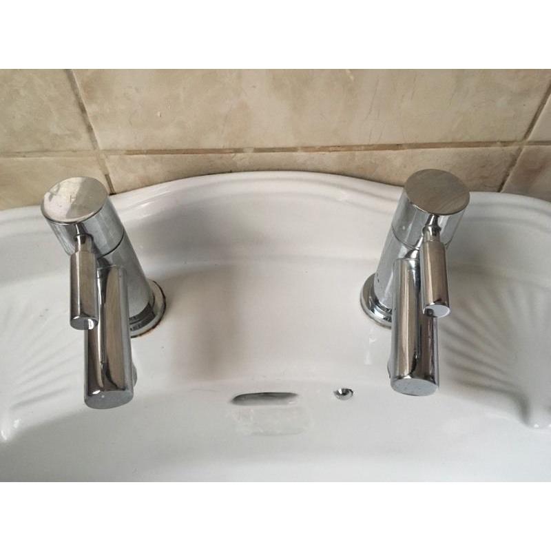 Ceramic Bathroom Sink/Basin including Taps