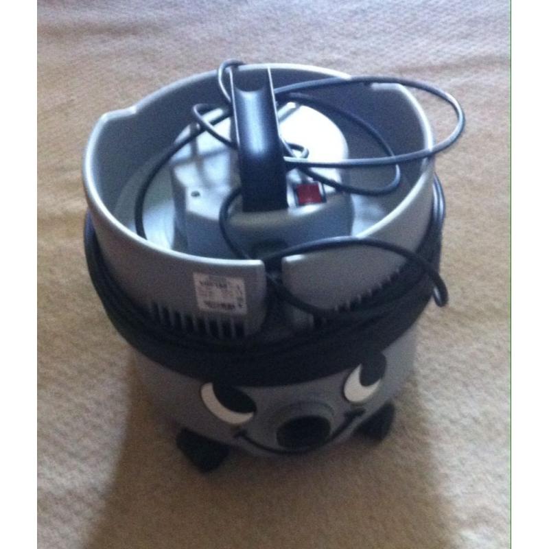 professional hoover vacuum cleaner Numatic VNP 180 come with a bag of brand new tool kit cleaner