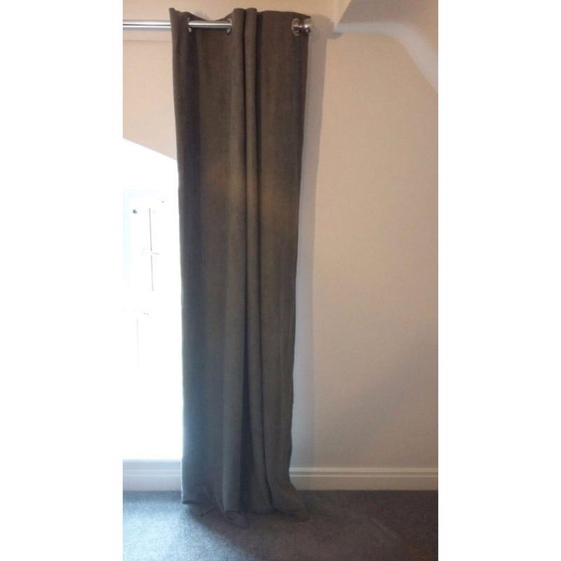 Pair of Grey Curtains with Eyelets (222cm X 169cm)