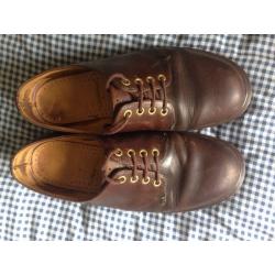 Brown leather Dr Martens shoes - size 7