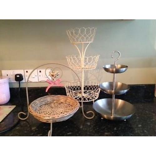 Cake stands / jewellery stand