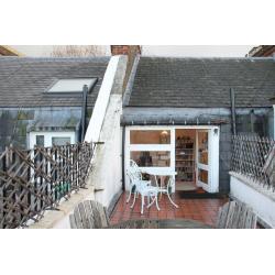 Double Bed in Room for Rent in a 2 Bedroom Flat With Rooftop Terrace in Chelsea